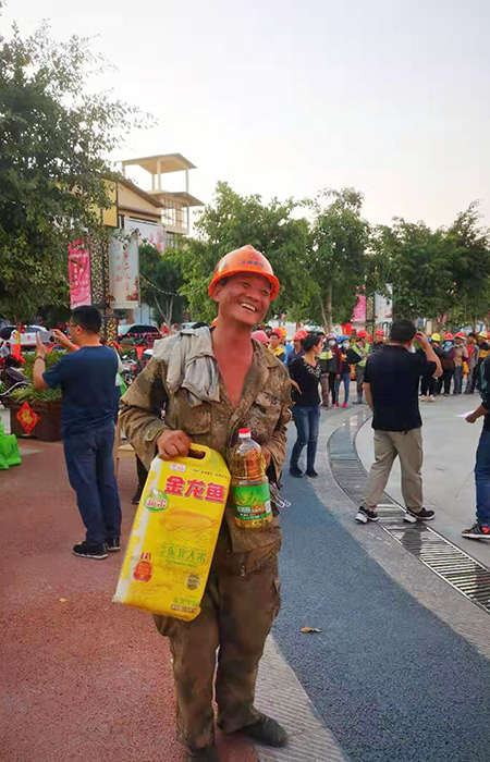 1614333751625192.jpg 小 元江高橋小區二期項目春節后復工復產(chǎn)后第一塊混凝土澆筑2.jpg