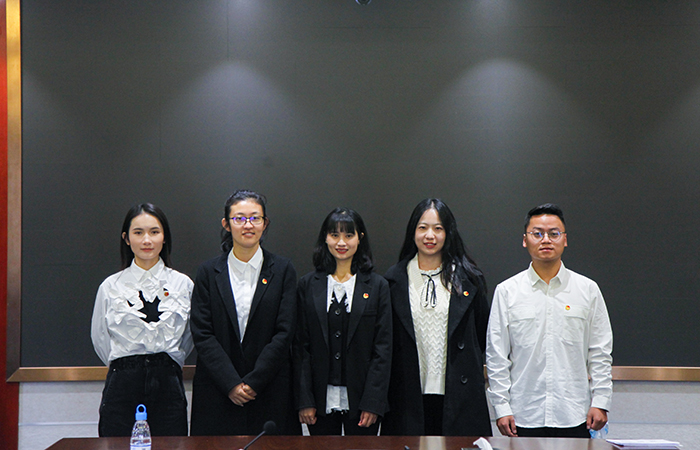 （小圖）委員會(huì )合影.jpg