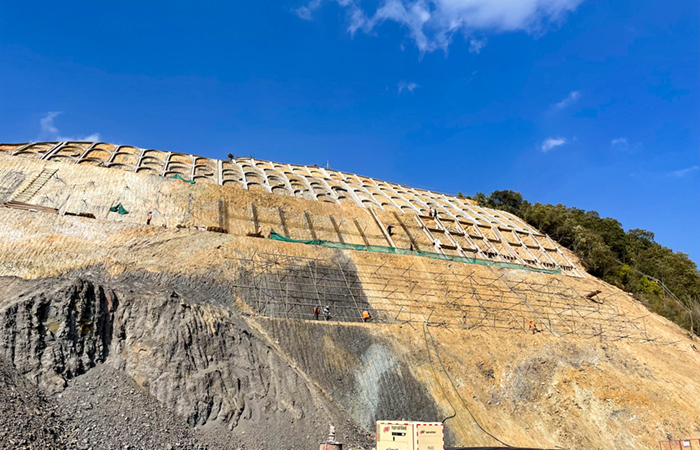 1645773894101554.jpg (小圖)攝影1:杜新洪K116+420~K116+600段路基土石方開(kāi)挖及邊坡施工.jpg